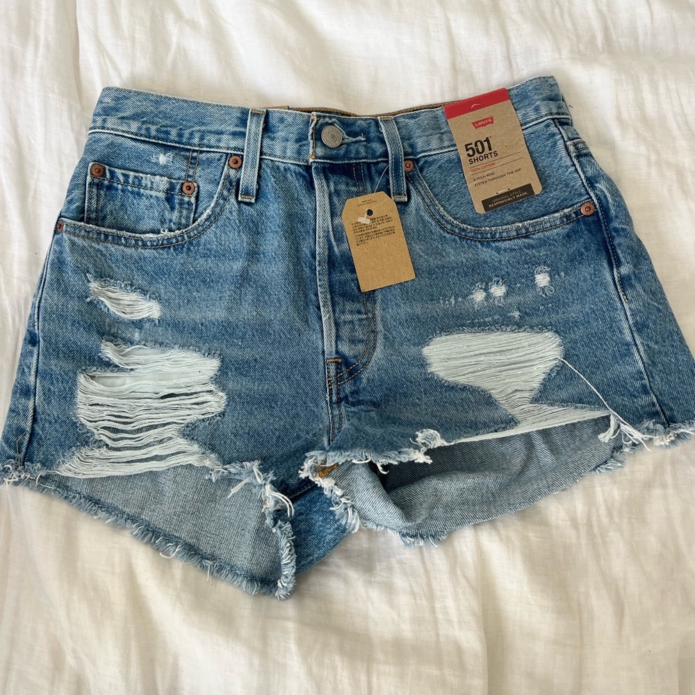 NWT Levi 501 shorts